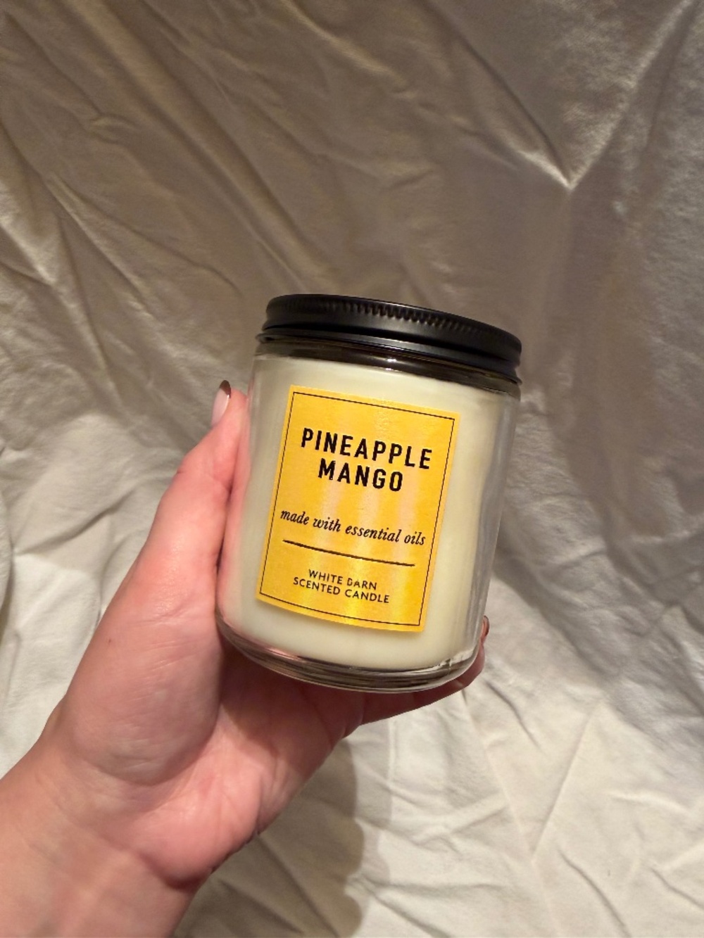 Bath & Body Works White Barn Pineapple Mango Single Wick Candle 8 oz